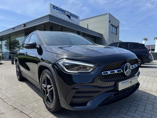 Hoofdafbeelding Mercedes-Benz GLA Mercedes-Benz GLA 200 AMG Premium Night Pano/dak, Sfeer verlichting, Sound systeem,