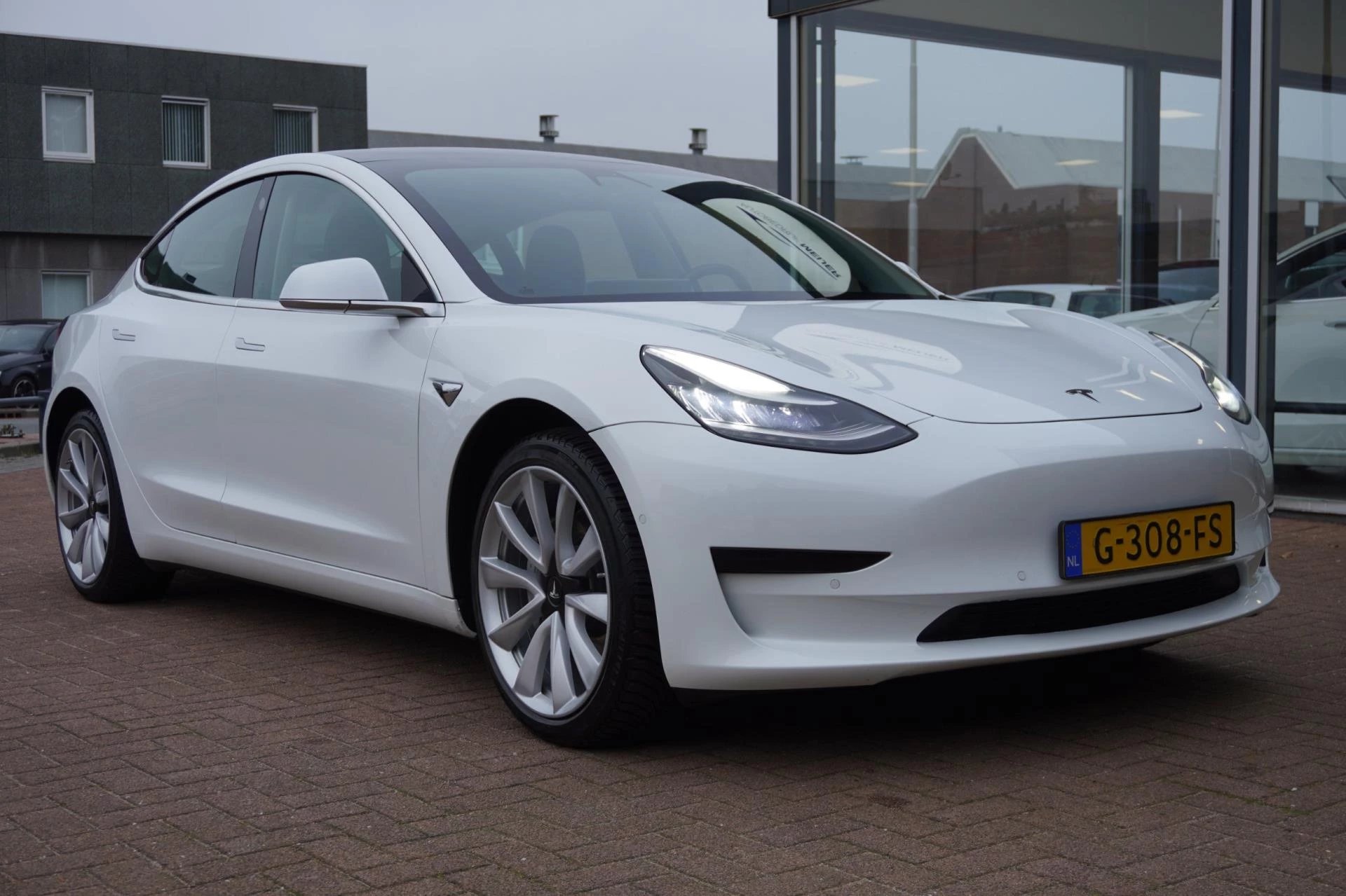 Hoofdafbeelding Tesla Model 3