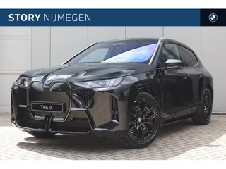 BMW iX xDrive45 M Sport / Panoramadak Sky Lounge / Trekhaak / Bowers & Wilkins / M Multifunctionele Stoelen / Parking Assistant Professional / Active Steering
