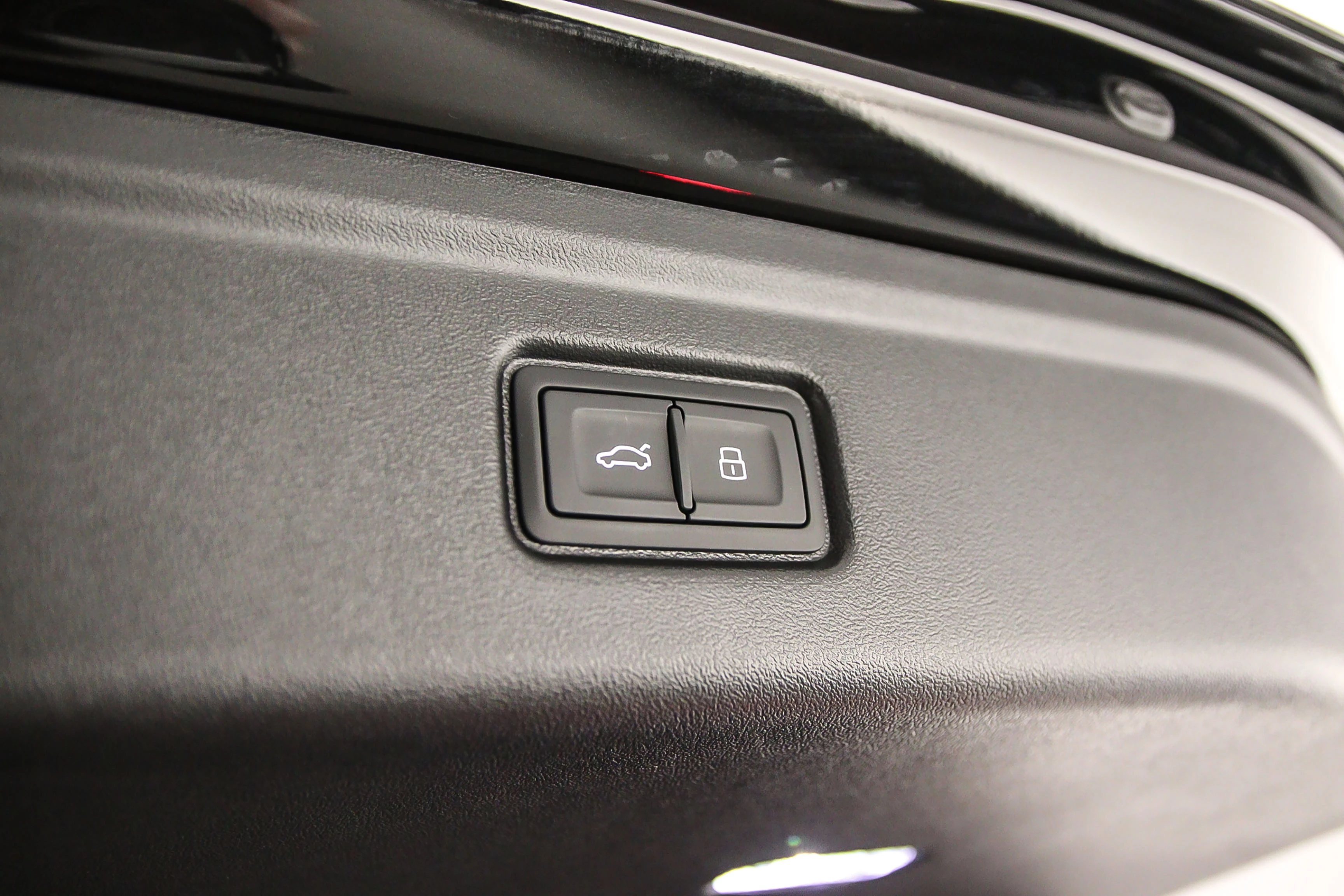 Hoofdafbeelding Audi A6 Avant e-tron