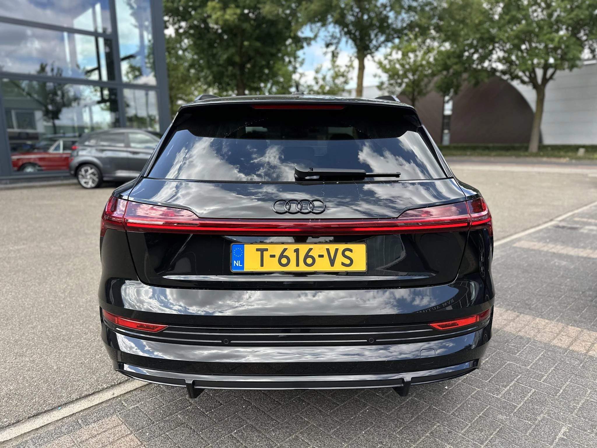 Hoofdafbeelding Audi e-tron