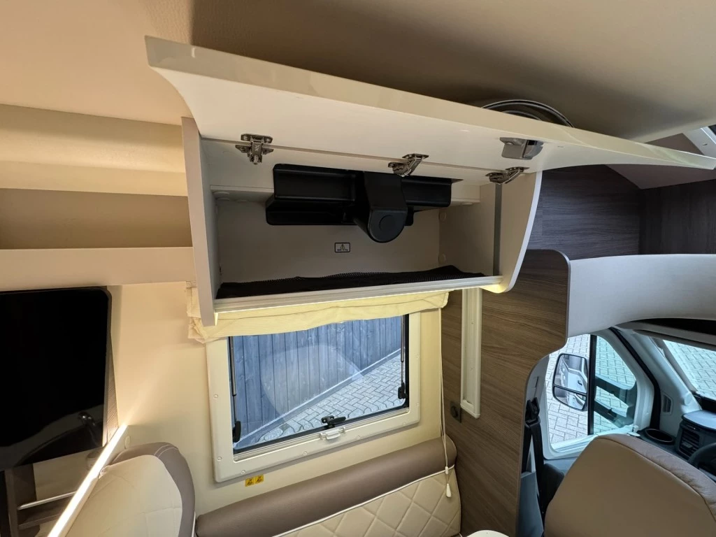 Hoofdafbeelding McLouis Carat 473