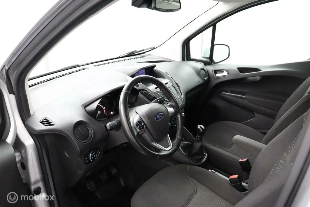 Hoofdafbeelding Ford Transit Courier