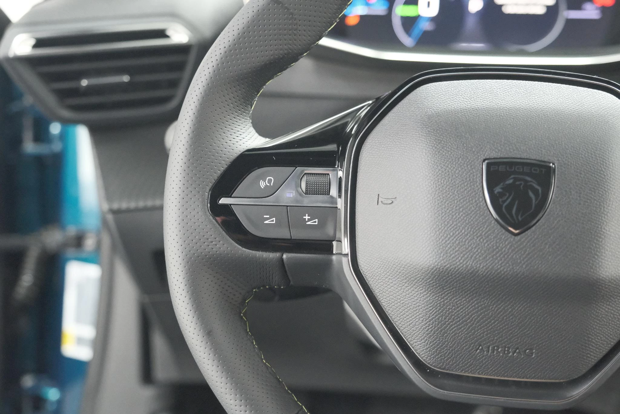 Hoofdafbeelding Peugeot e-2008