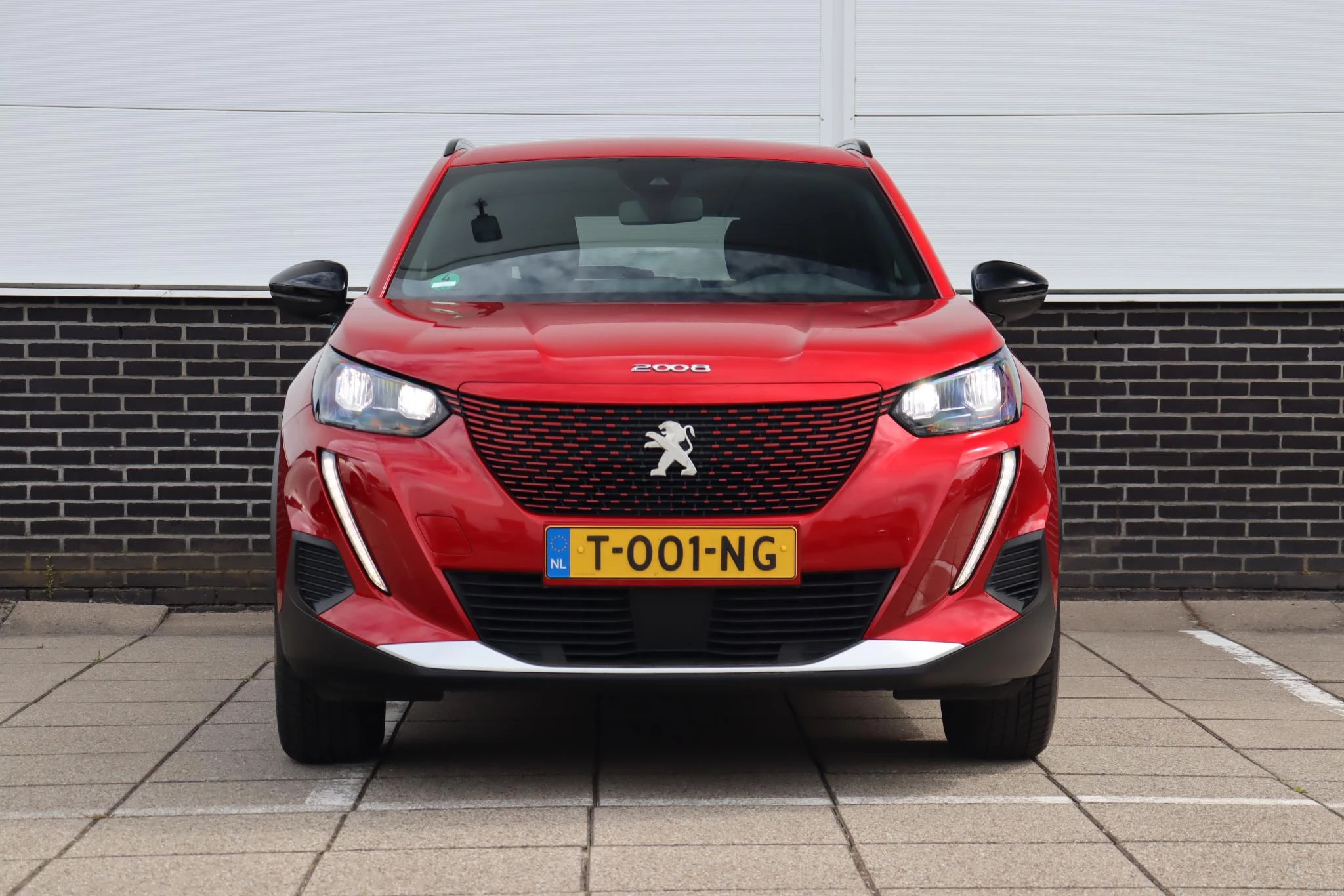 Hoofdafbeelding Peugeot e-2008