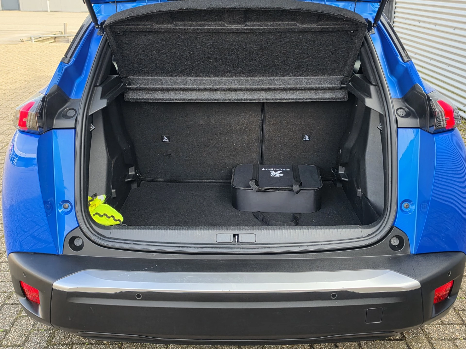 Hoofdafbeelding Peugeot e-2008