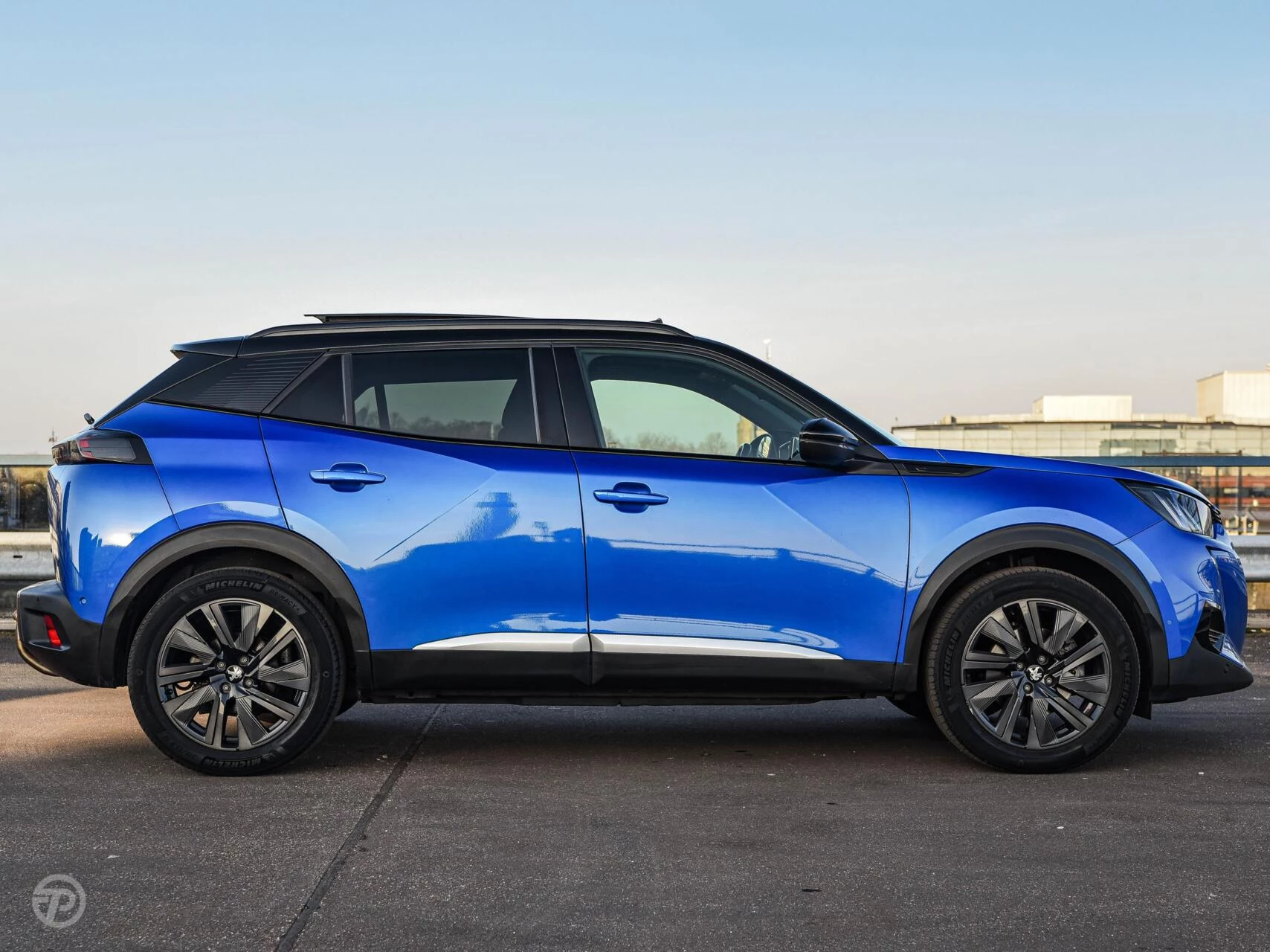 Hoofdafbeelding Peugeot e-2008