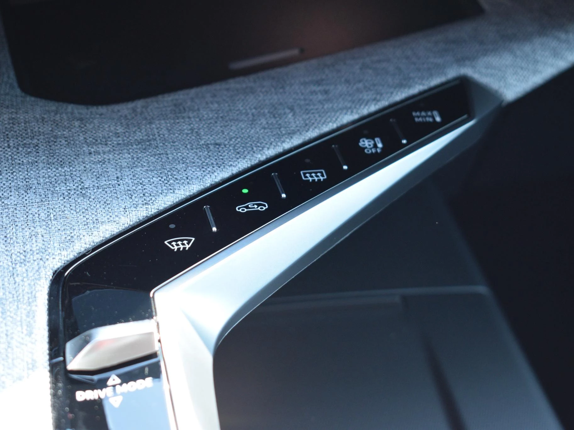 Hoofdafbeelding Peugeot e-3008