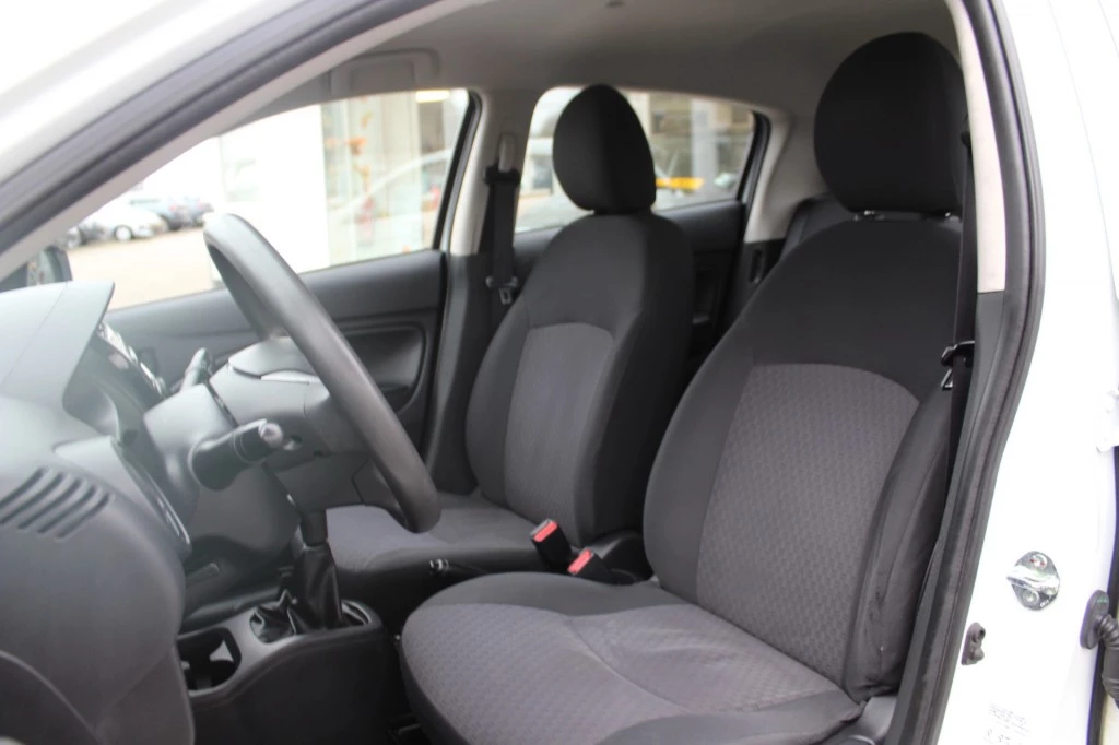 Hoofdafbeelding Mitsubishi Space Star