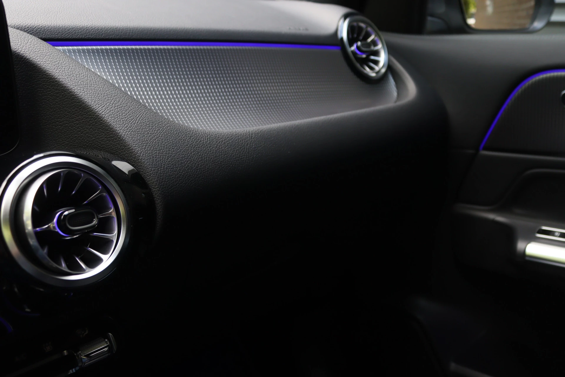 Hoofdafbeelding Mercedes-Benz EQA