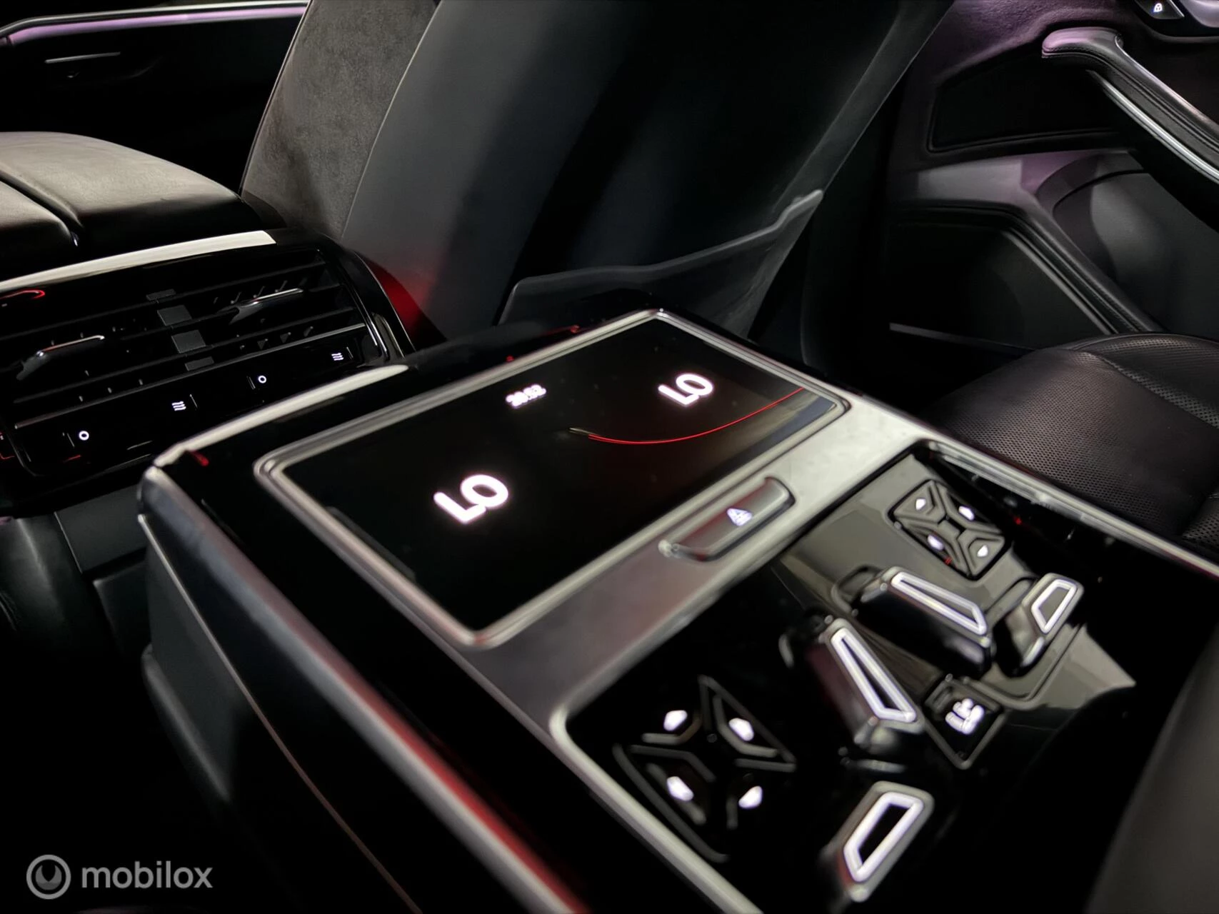 Hoofdafbeelding Audi A8