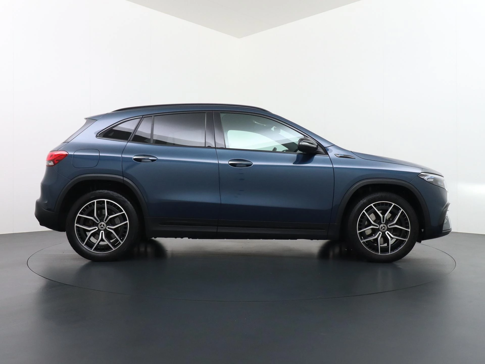 Hoofdafbeelding Mercedes-Benz EQA