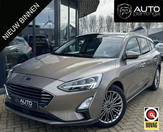 Ford Focus Wagon 1.0 EcoBoost Titanium Business 125PK | BOMVOL | ZEER NETTE STAAT | Elektrisch Glazen Panorama-dak | Achteruitrijcamera | Led Koplampen | Carplay | Keyless Entry | Parkeersensoren Voor en Achter | B&O Audio | Head Up | Stoel Stuur Voorruitverwarming | Elek Achterklep | Elek Bestuurderstoel | 2 Sleutels | Onderhoudshistorie |