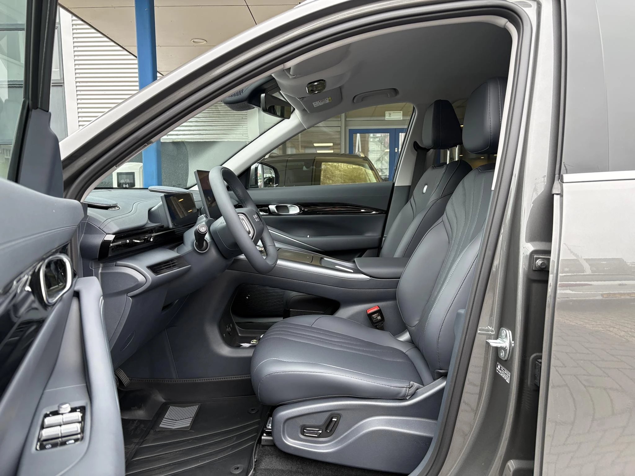 Hoofdafbeelding Geely E5