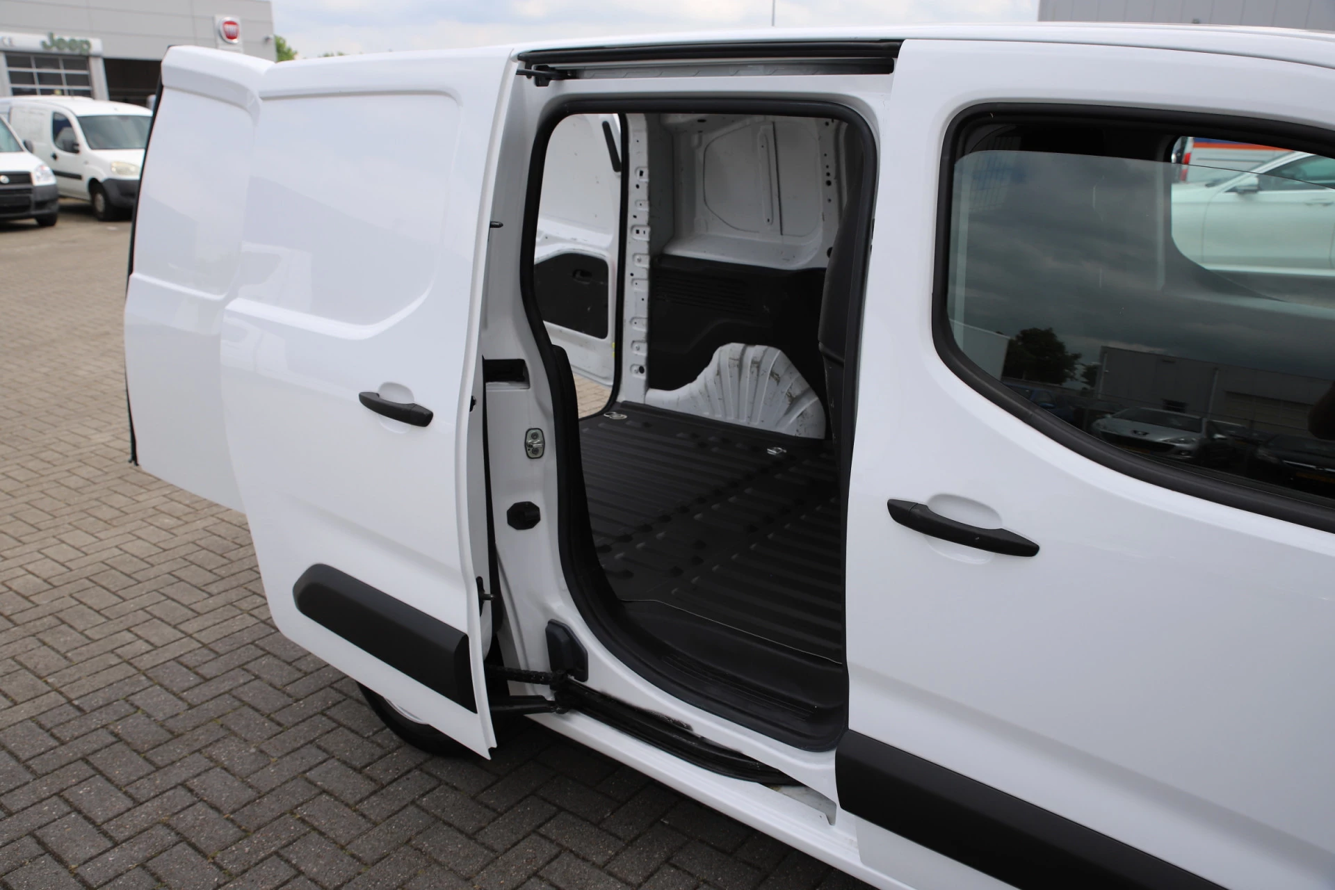 Hoofdafbeelding Peugeot Partner