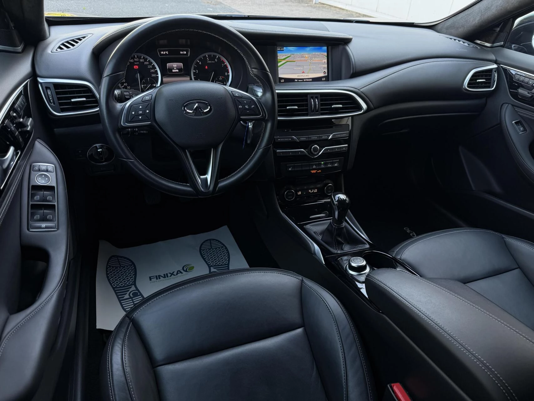 Hoofdafbeelding Infiniti Q30