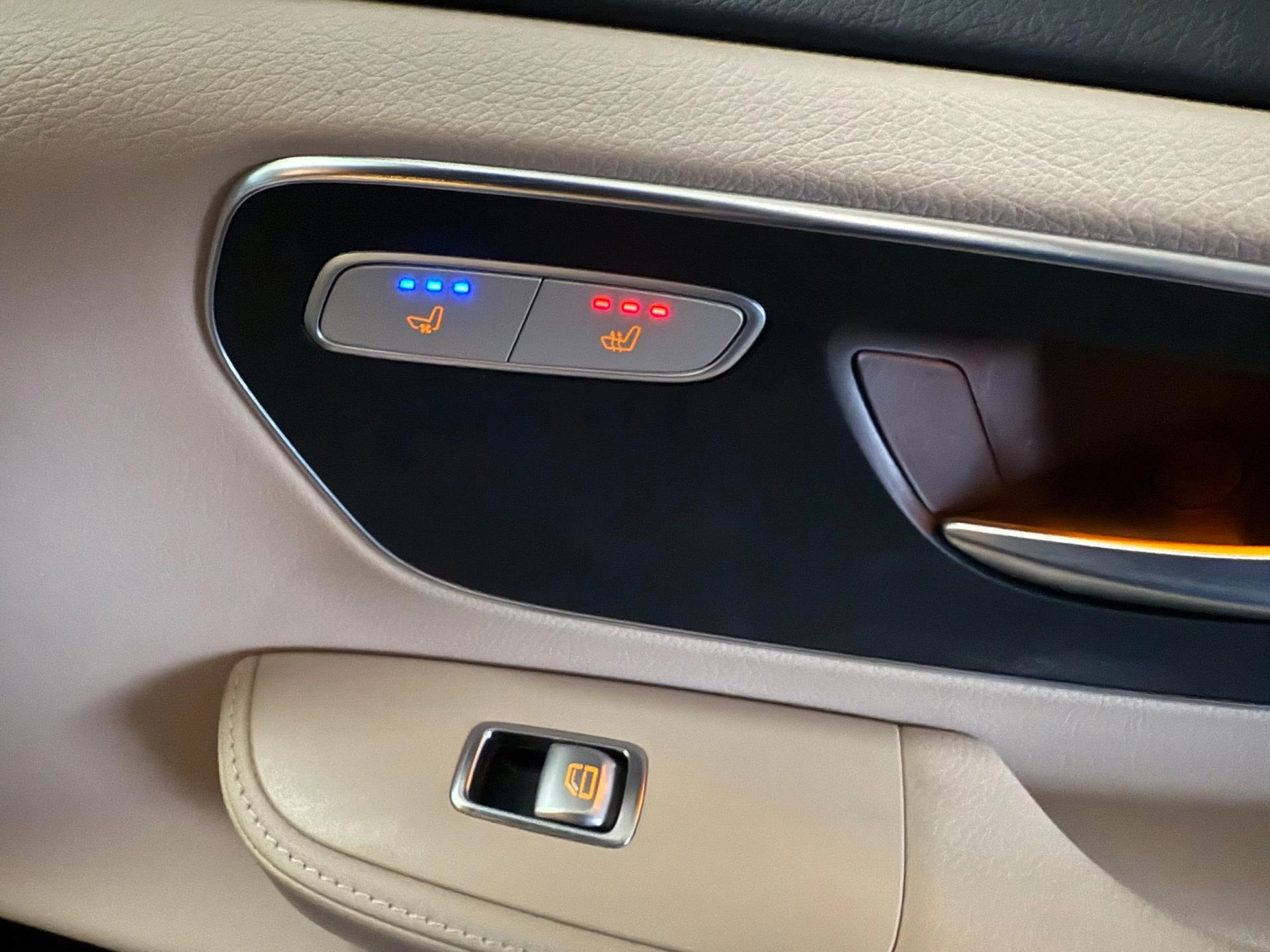 Hoofdafbeelding Mercedes-Benz EQV