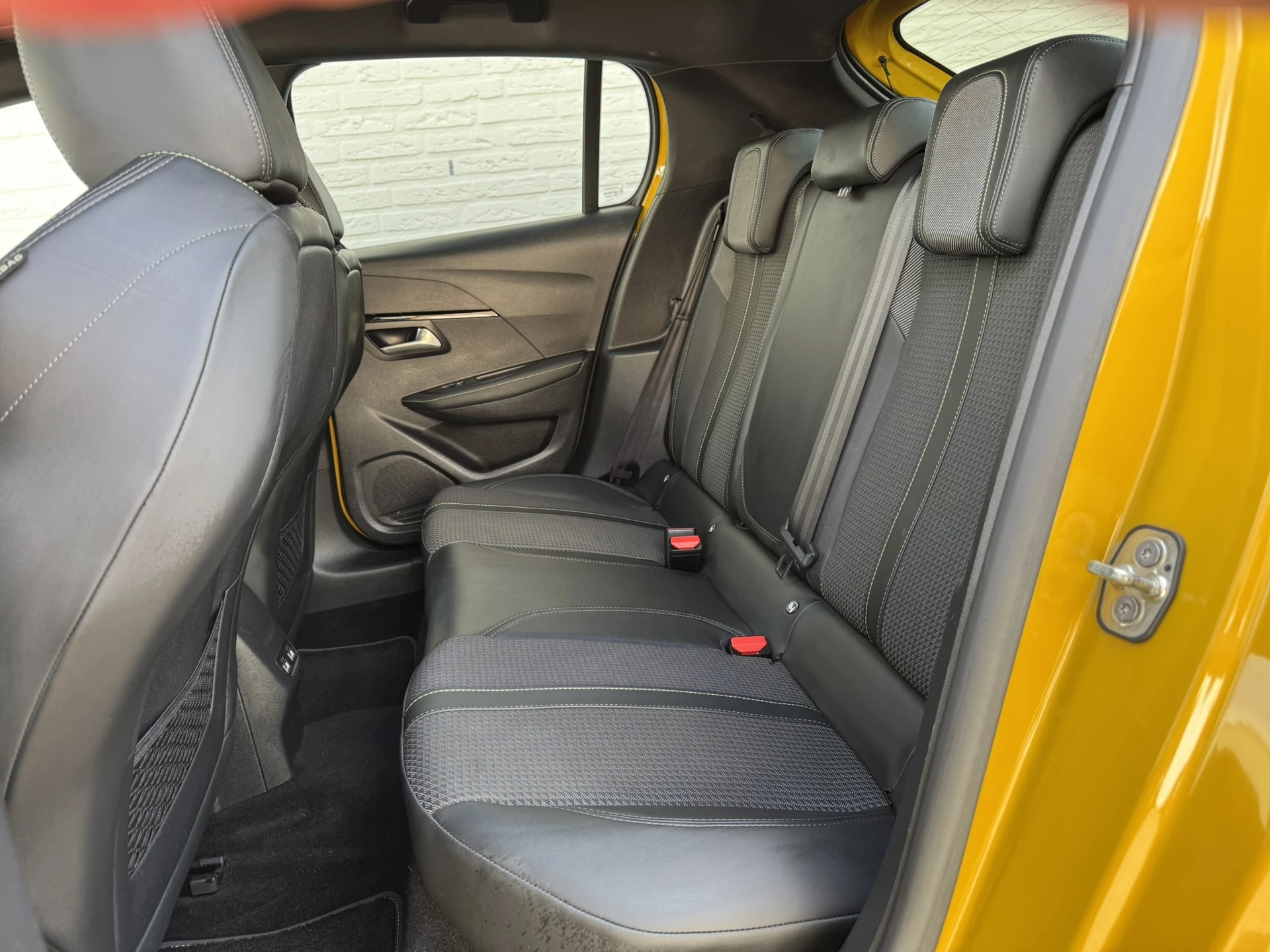 Hoofdafbeelding Peugeot e-208