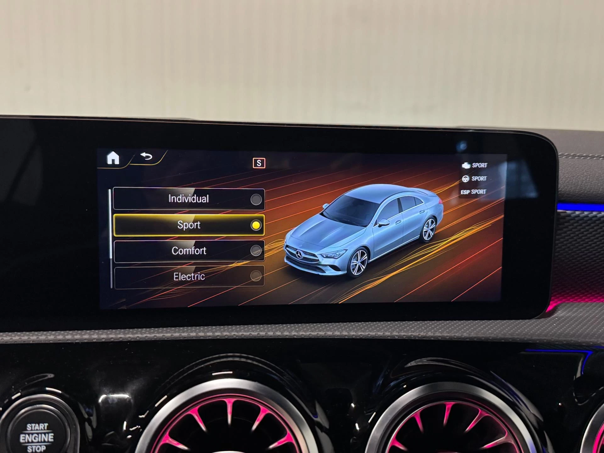 Hoofdafbeelding Mercedes-Benz CLA