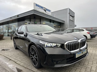 Hoofdafbeelding BMW i5 BMW i5 eDrive40 84 kWh Sport Line Driving Assistant Plus | Camera | Leer | Stoelverw.