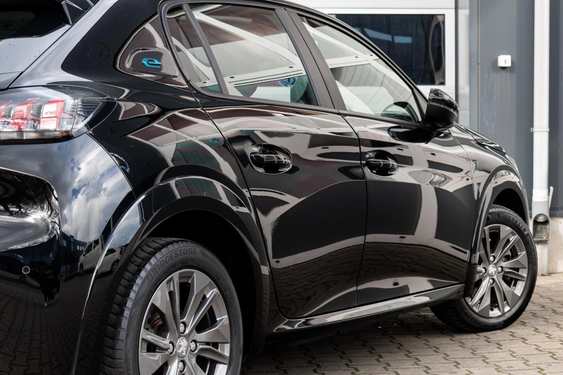 Hoofdafbeelding Peugeot e-208