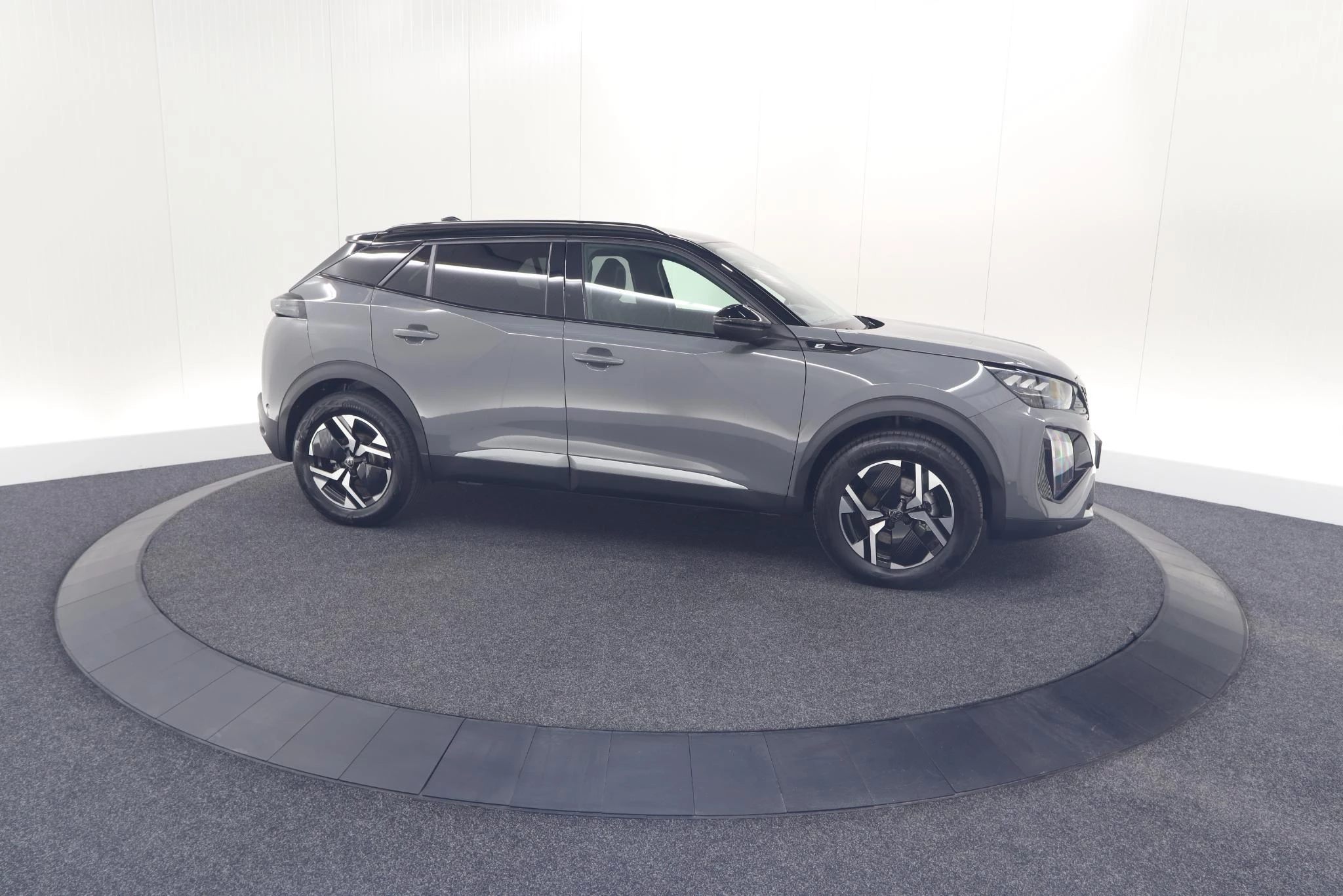 Hoofdafbeelding Peugeot e-2008