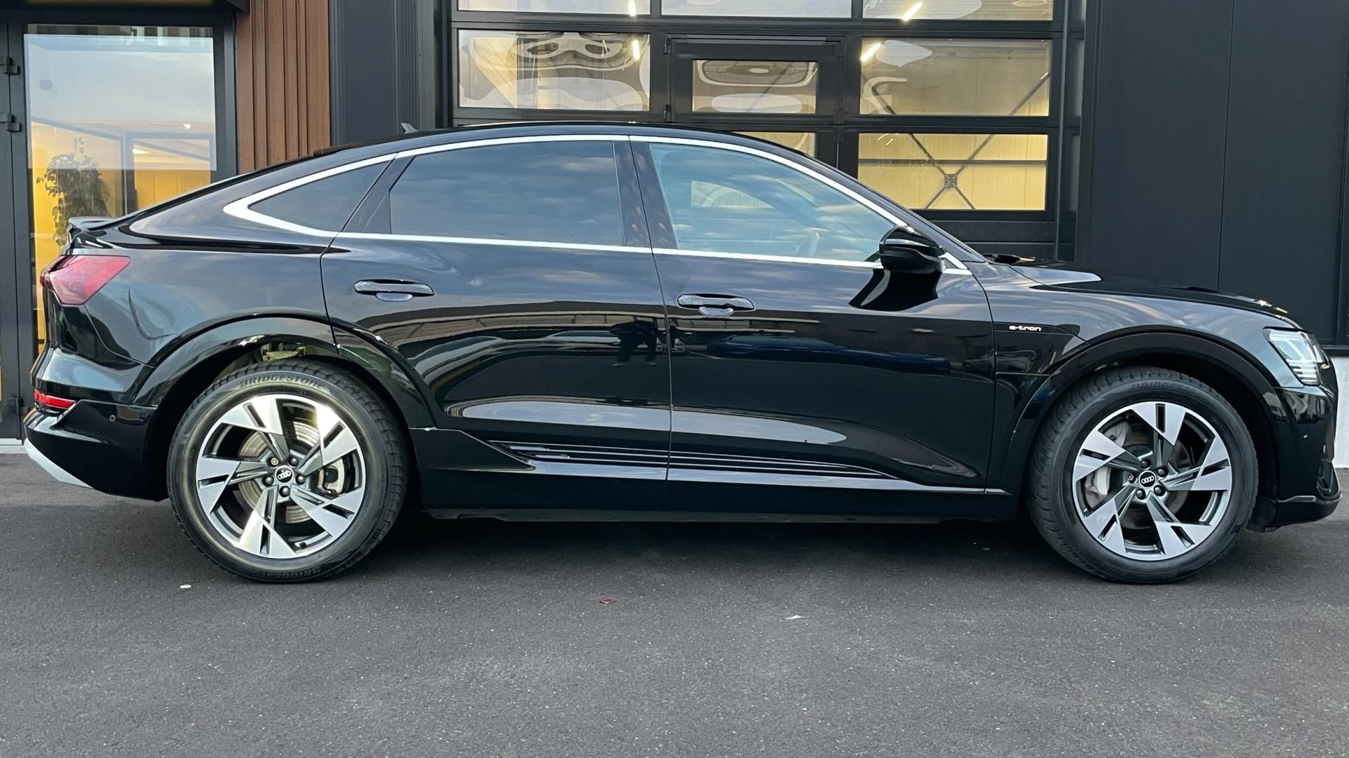 Hoofdafbeelding Audi e-tron