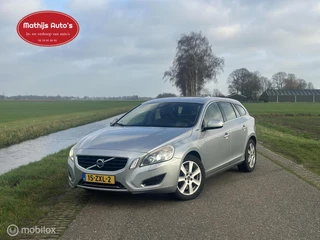 Volvo V60 2.4 D6 AWD Plug-In Hybrid Pure Limited nette staat! Goed onderhouden!