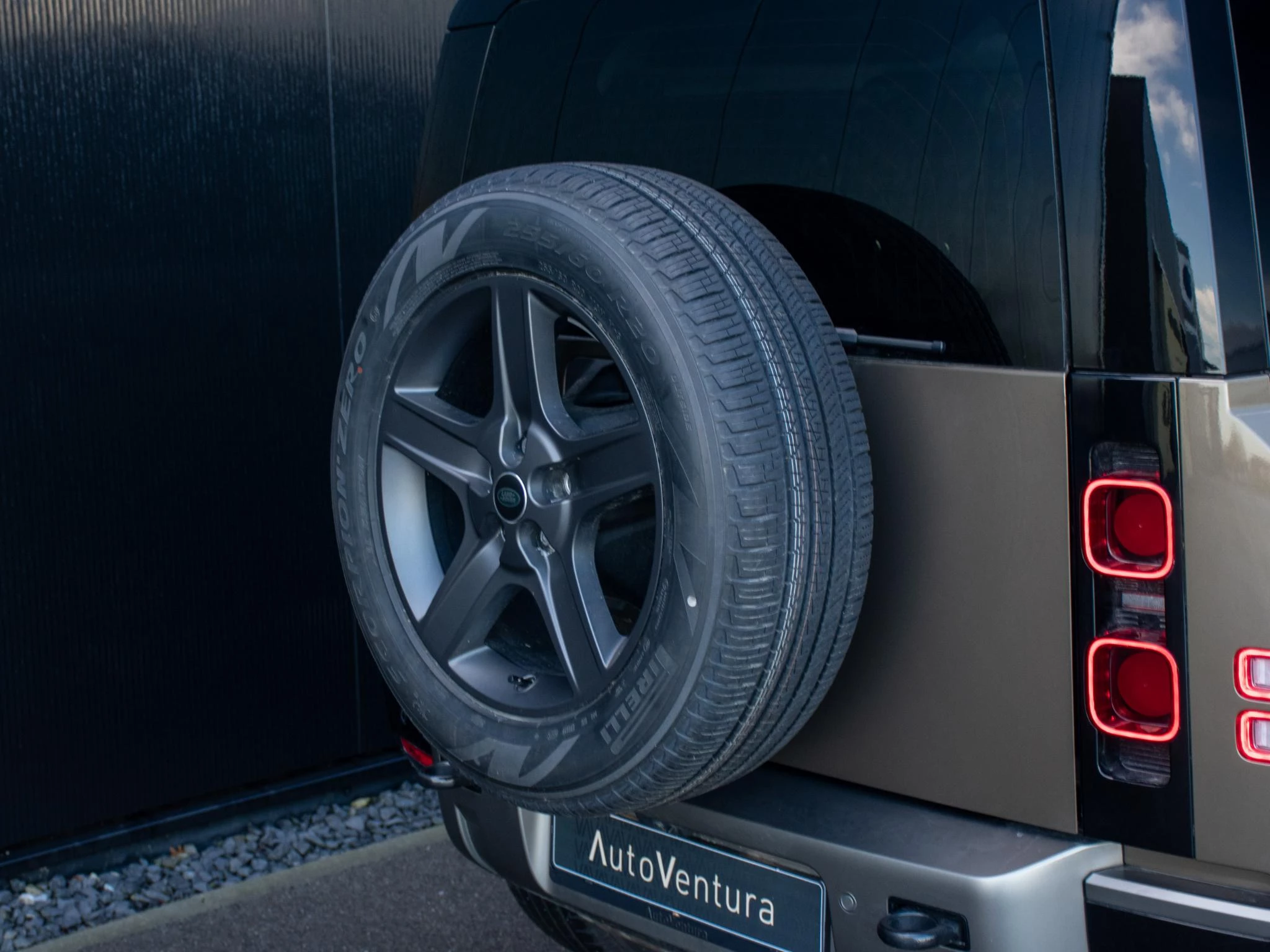 Hoofdafbeelding Land Rover Defender