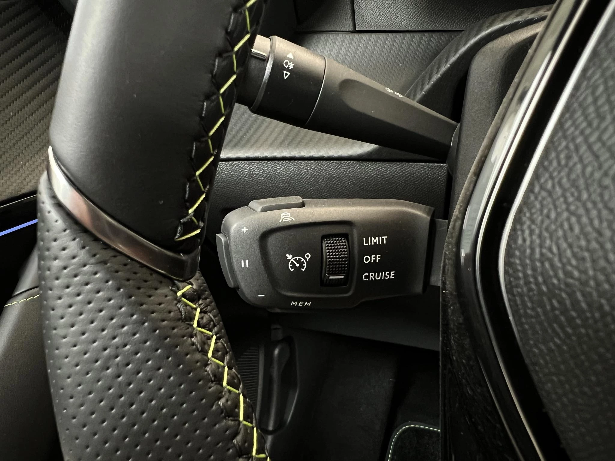 Hoofdafbeelding Peugeot e-208