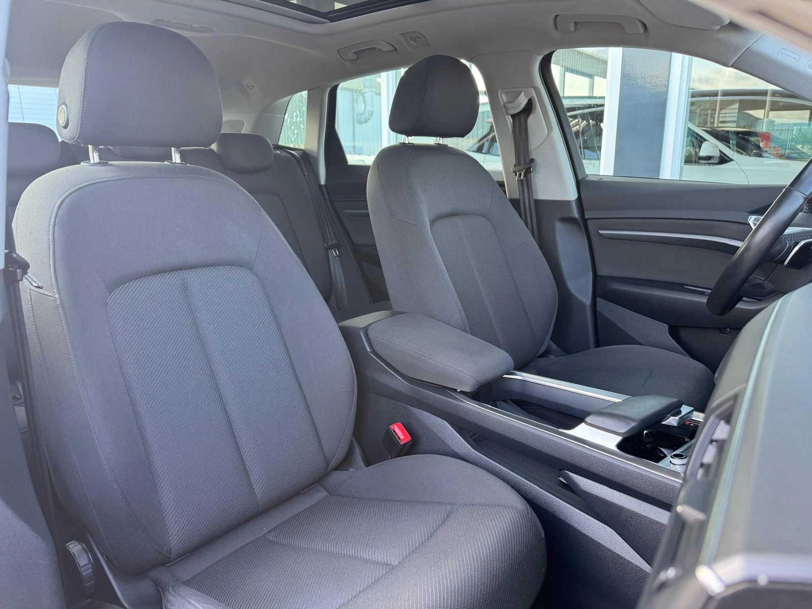 Hoofdafbeelding Audi e-tron