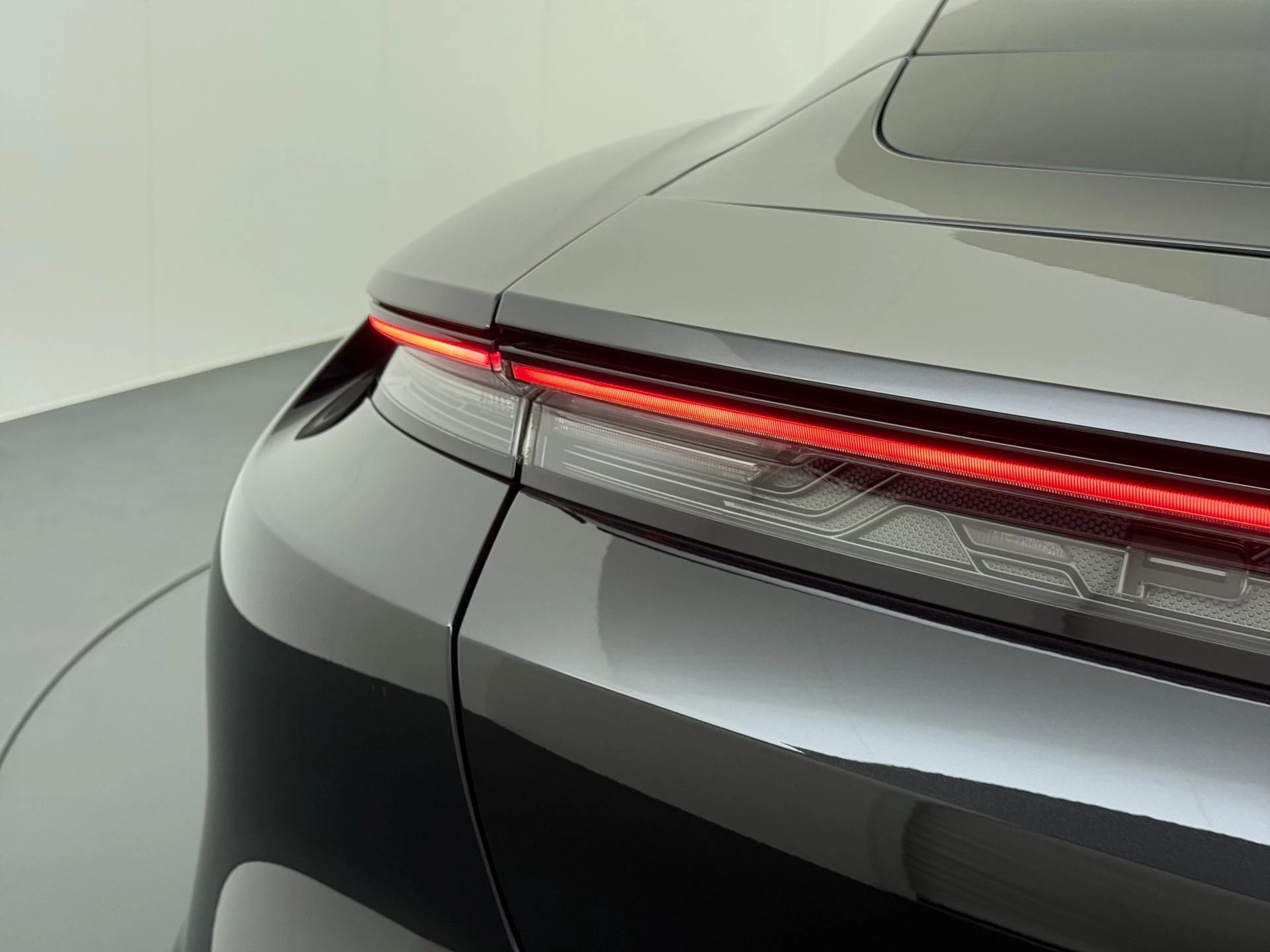 Hoofdafbeelding Porsche Taycan