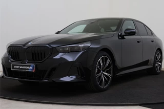 BMW 5 Serie 520i M Sport Automaat / Panoramadak / Trekhaak / Comfortstoelen / Adaptieve LED / Parking Assistant Plus / Stoelventilatie / Stuurverwarming