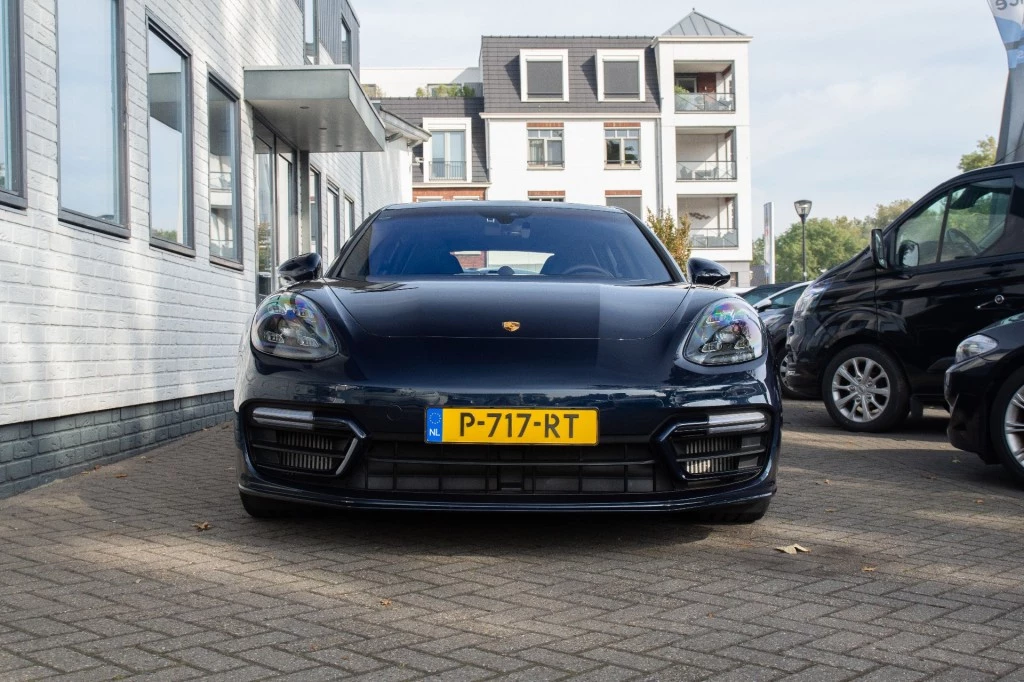 Hoofdafbeelding Porsche Panamera