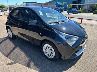 Hoofdafbeelding Toyota Aygo Toyota Aygo 1.0 VVT-I X-PLAY