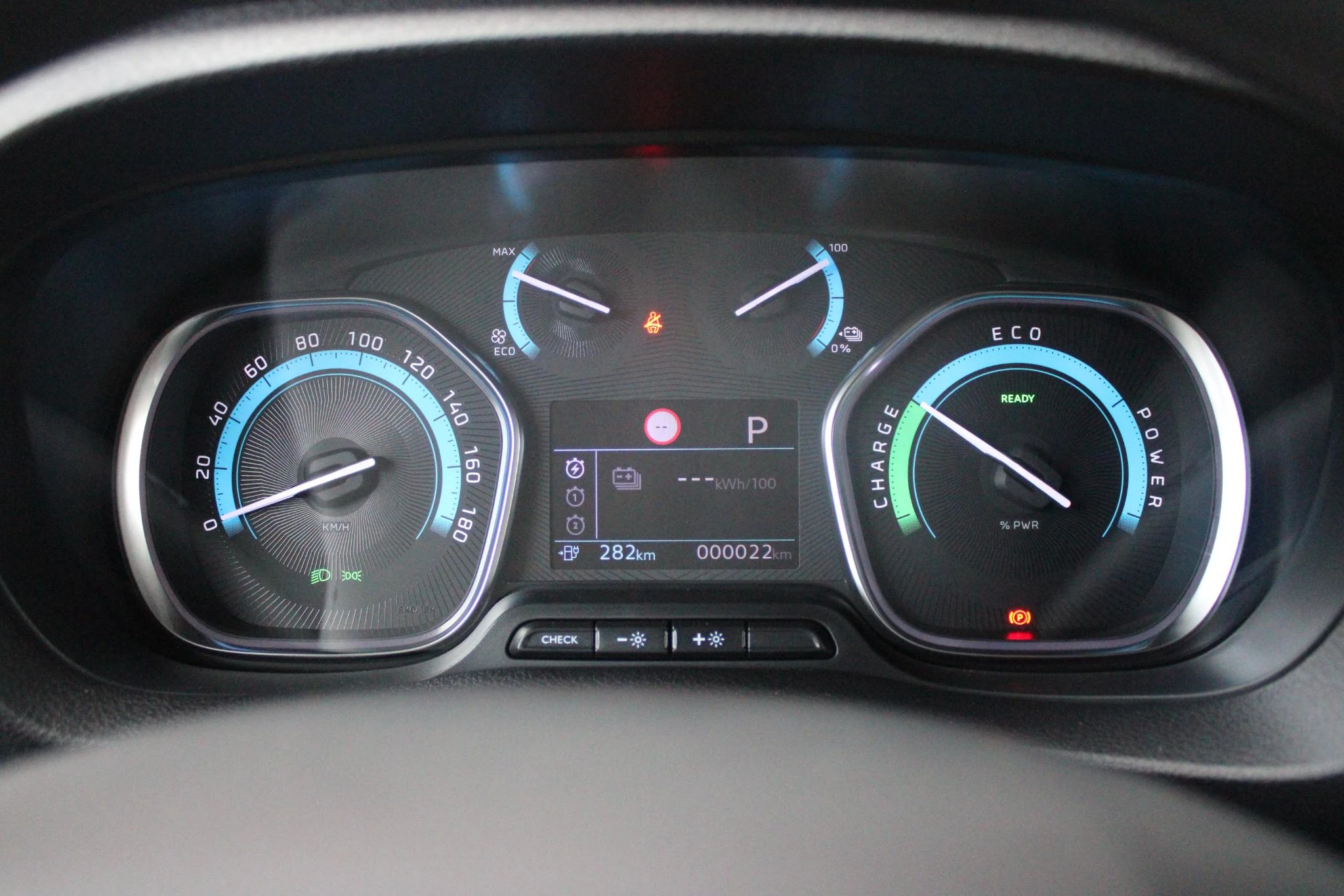 Hoofdafbeelding Peugeot e-Expert