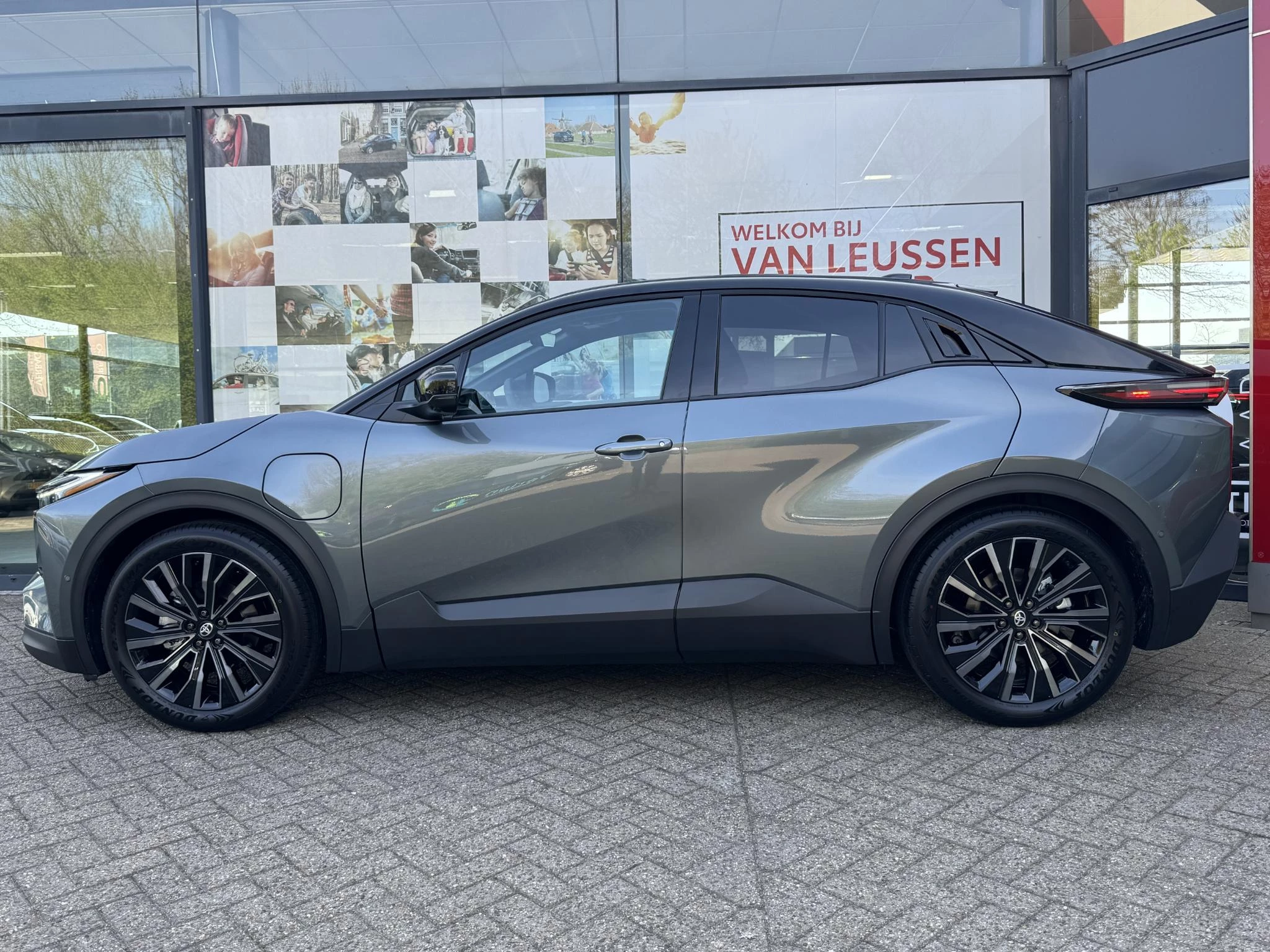 Hoofdafbeelding Toyota C-HR+