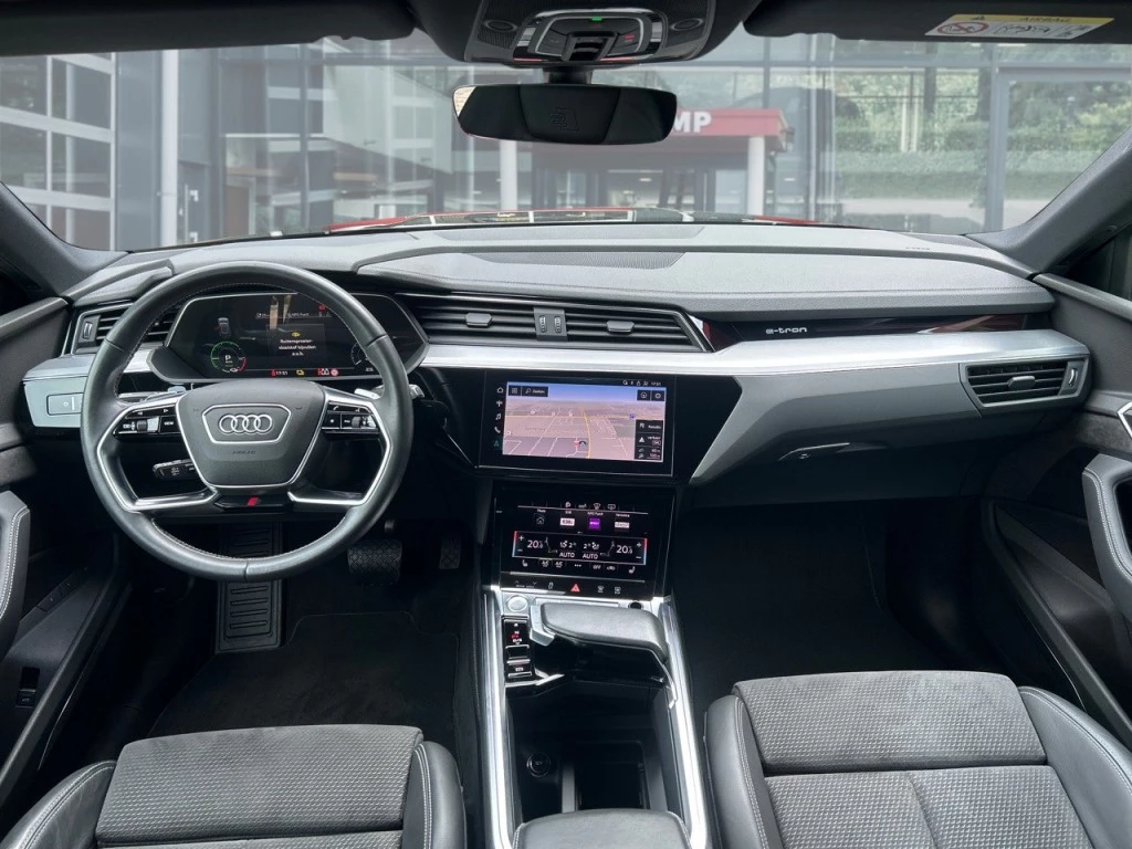 Hoofdafbeelding Audi e-tron