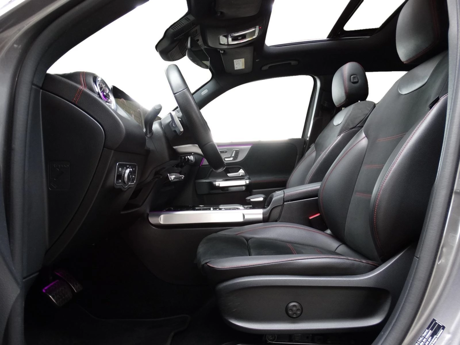 Hoofdafbeelding Mercedes-Benz EQB