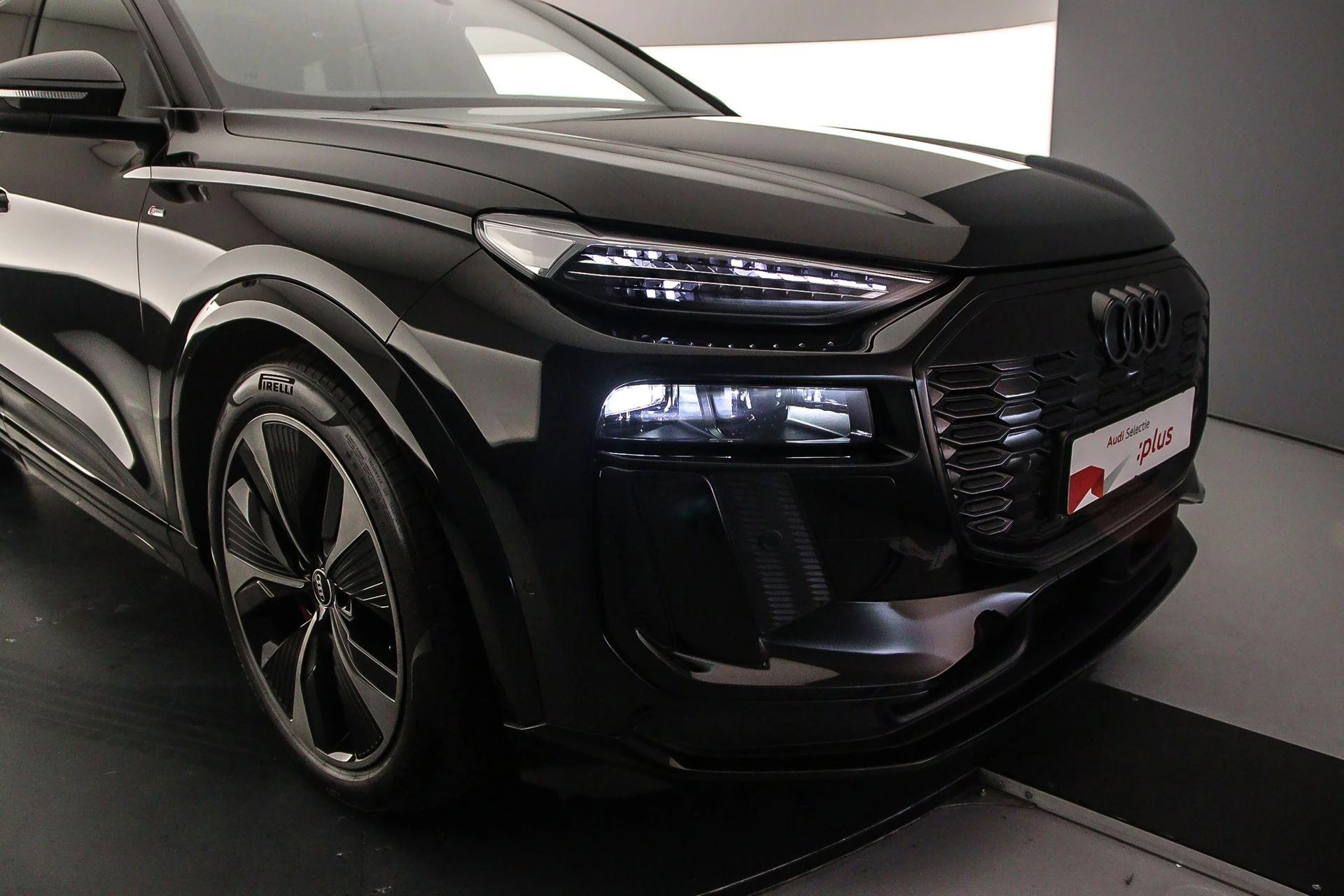 Hoofdafbeelding Audi Q6 e-tron