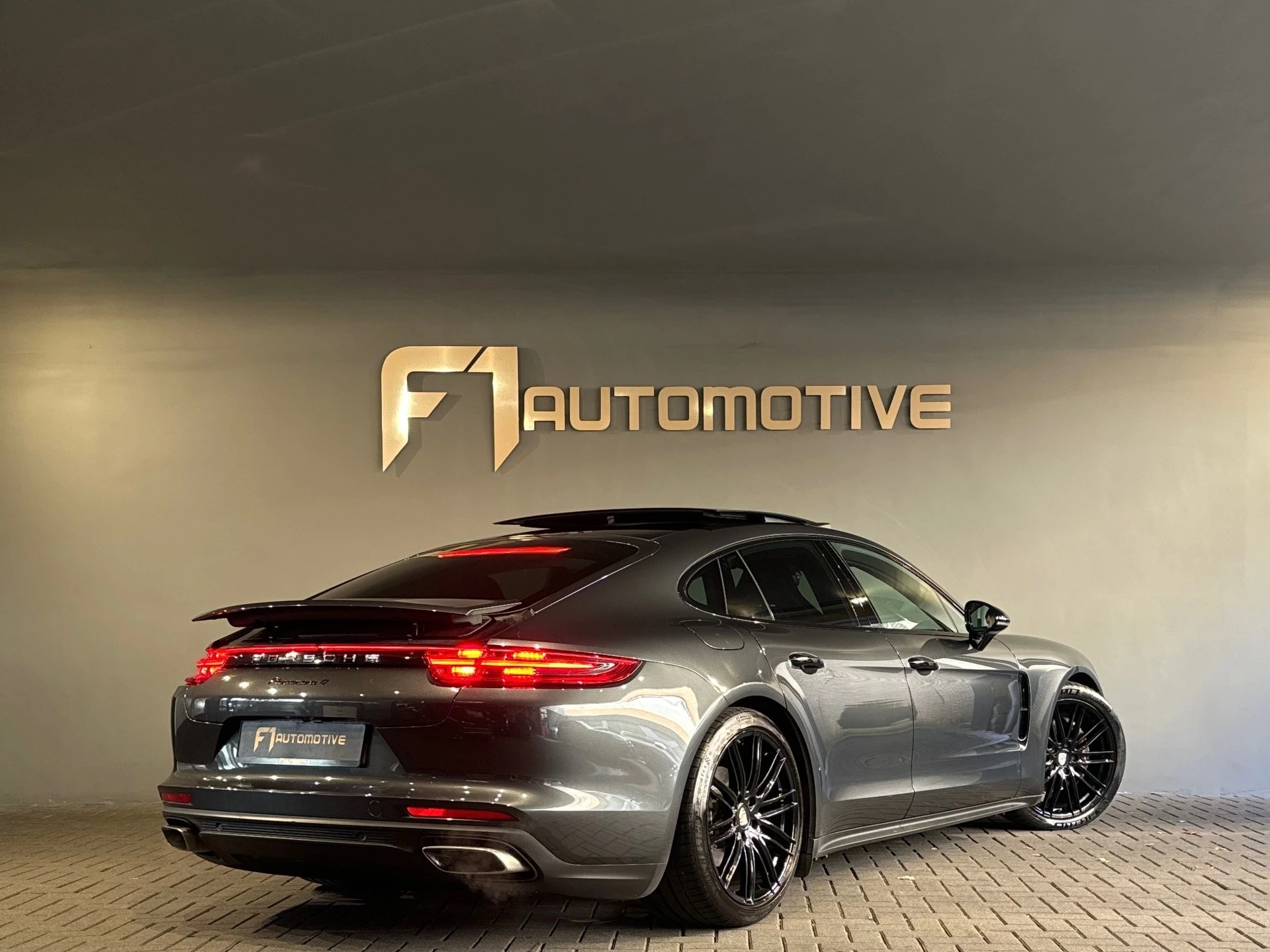 Hoofdafbeelding Porsche Panamera