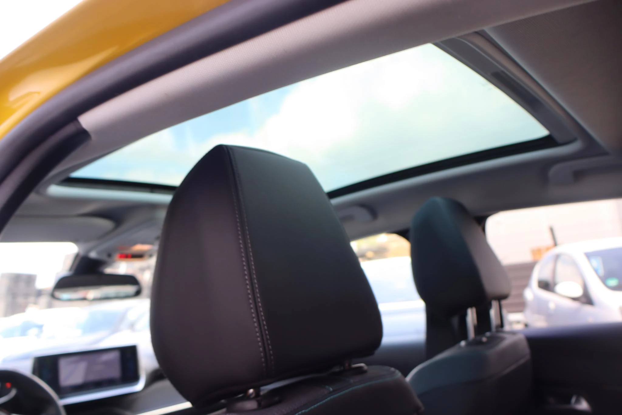 Hoofdafbeelding Peugeot e-208