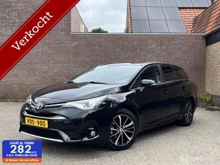 Hoofdafbeelding Toyota Avensis Toyota Avensis 1.8 VVT-i Dynamic | Camera| Stoelverw| AUT