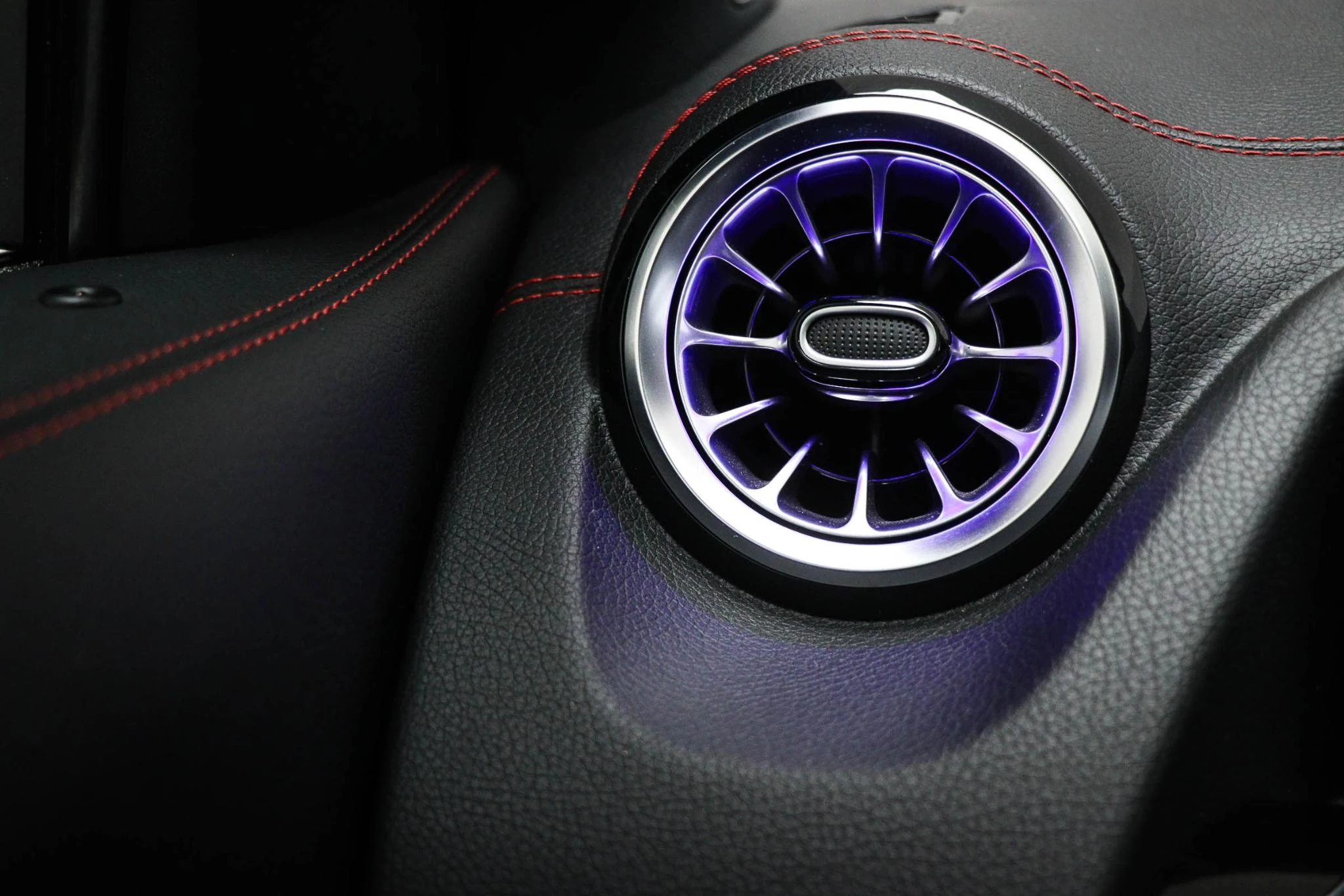 Hoofdafbeelding Mercedes-Benz EQA