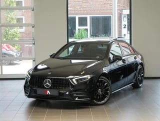 Hoofdafbeelding Mercedes-Benz A-Klasse Mercedes-Benz A-klasse 250 e AMG Line A35 Pano