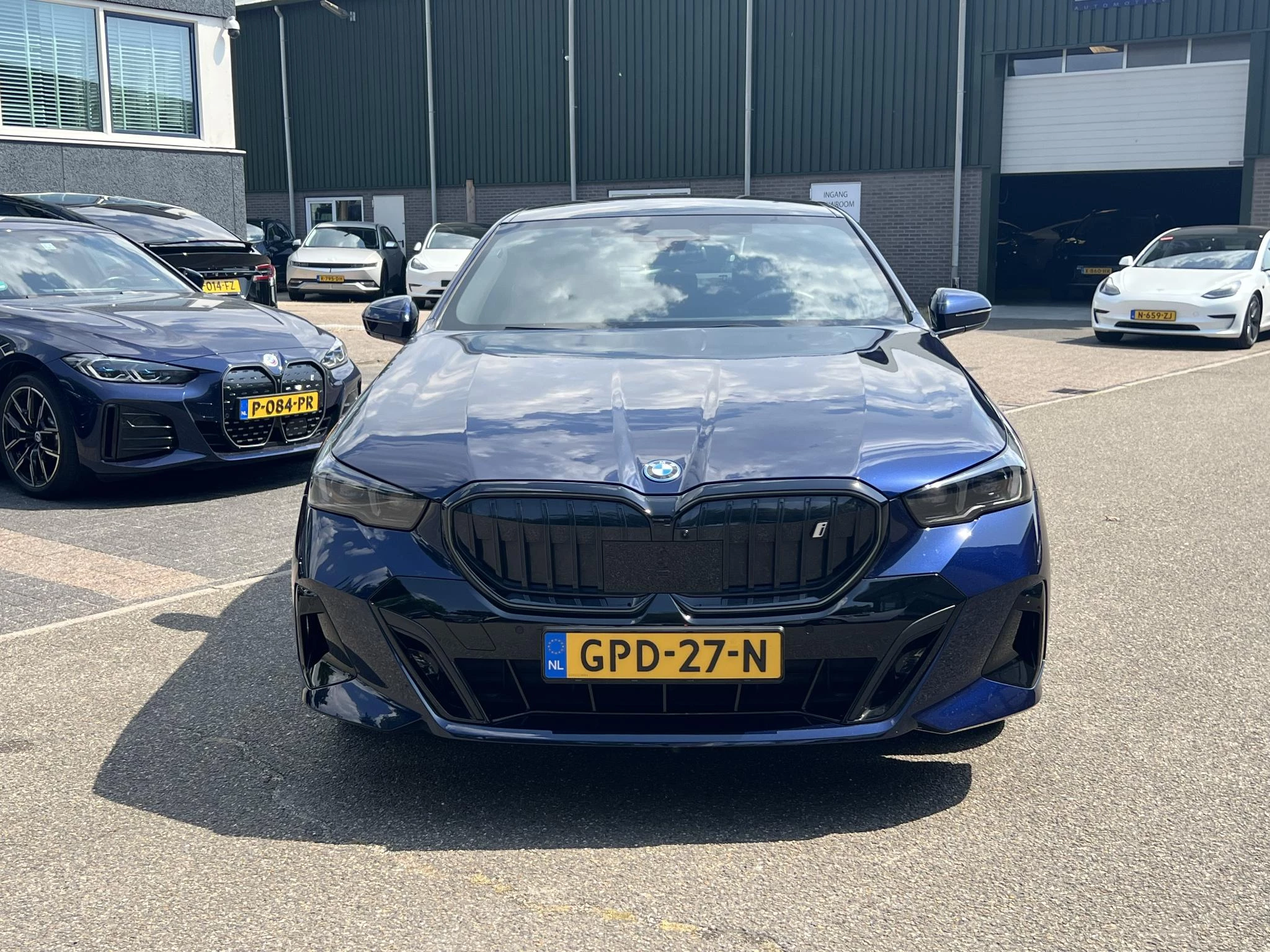 Hoofdafbeelding BMW i5