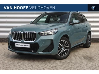 BMW X1 sDrive20i M Sport Automaat / Panoramadak / Trekhaak / Sportstoelen / Achteruitrijcamera / M Adaptief onderstel / Adaptieve LED / Comfort Access / Stoelverwarming