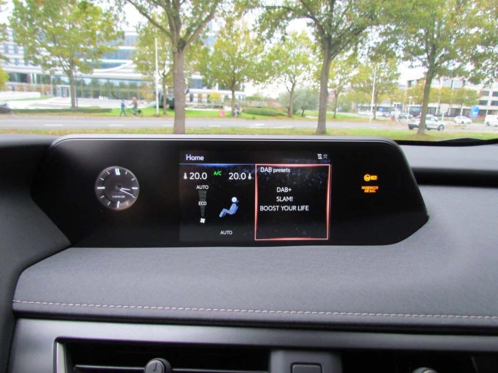 Hoofdafbeelding Lexus UX