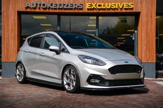 Hoofdafbeelding Ford Fiesta Ford Fiesta ST Panoramadak Recaro PDC Carplay Maxton Design LED Stoelverw.