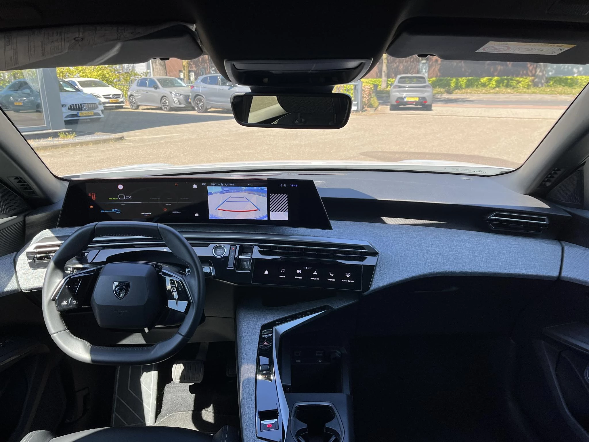 Hoofdafbeelding Peugeot e-3008